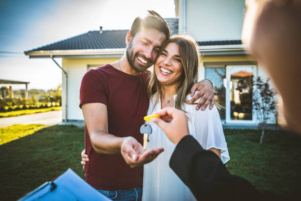 How a Conveyancing Service Can Save You Thousands When Buying a House
